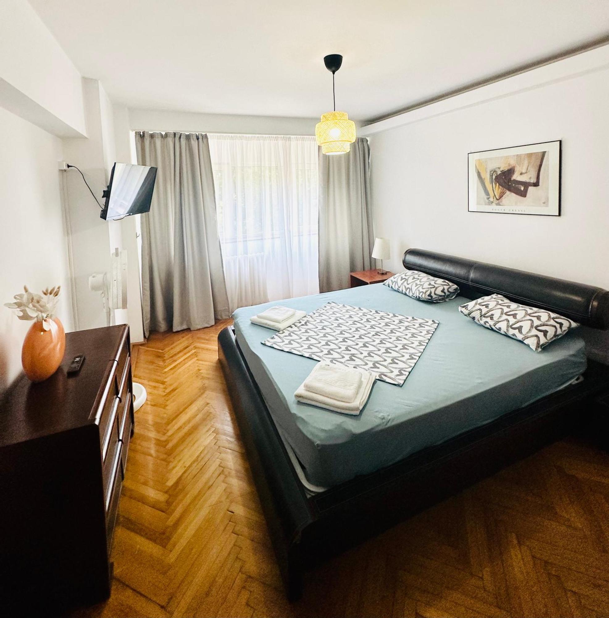 Tranquil Unirii Residence - Elegant & Spacious Living With Parking Steps From Parliament บูคาเรสต์ ภายนอก รูปภาพ
