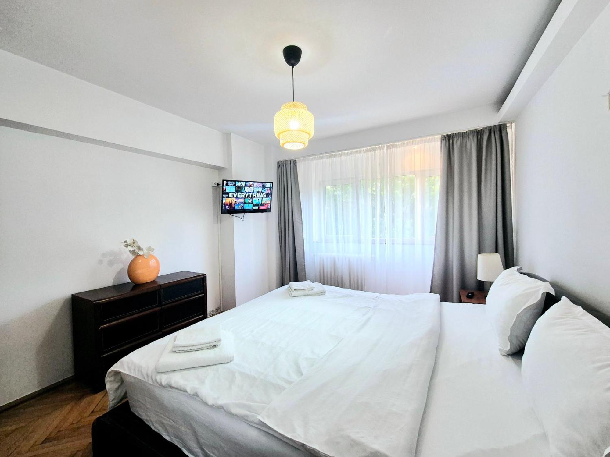 Tranquil Unirii Residence - Elegant & Spacious Living With Parking Steps From Parliament บูคาเรสต์ ภายนอก รูปภาพ